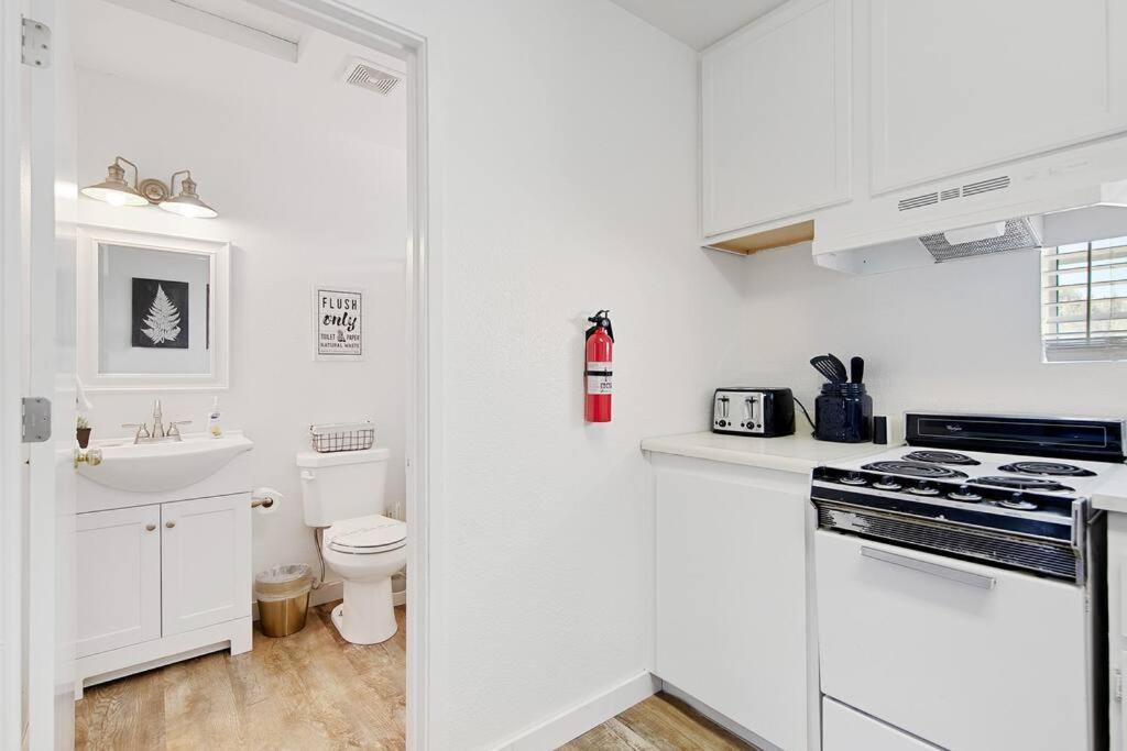 Couples Studio 1 W Full Kitchen Apartment Oakhurst Bagian luar foto