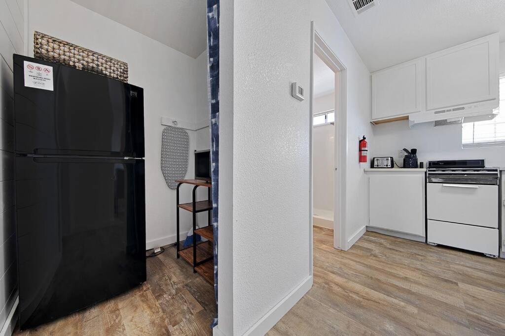 Couples Studio 1 W Full Kitchen Apartment Oakhurst Bagian luar foto