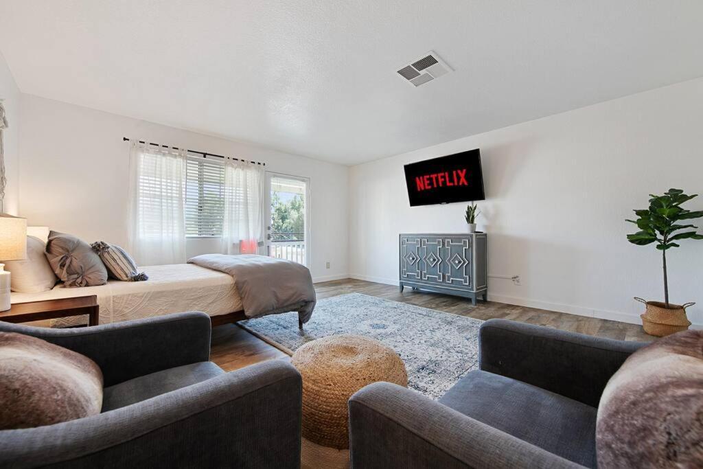 Couples Studio 1 W Full Kitchen Apartment Oakhurst Bagian luar foto