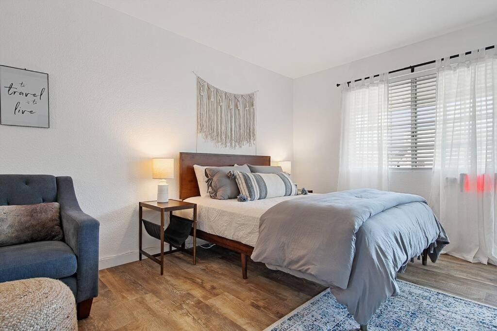 Couples Studio 1 W Full Kitchen Apartment Oakhurst Bagian luar foto
